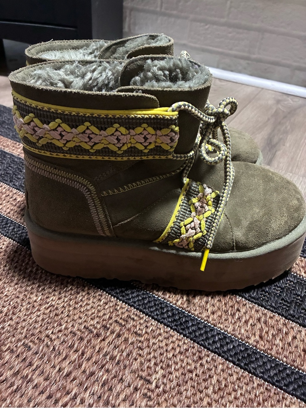 UGG Classic Mini II Braid Platform Boots Burnt Olive - Size 8